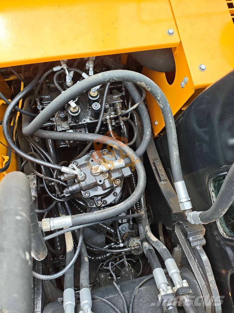Hyundai R210W-9 Wheeled excavators