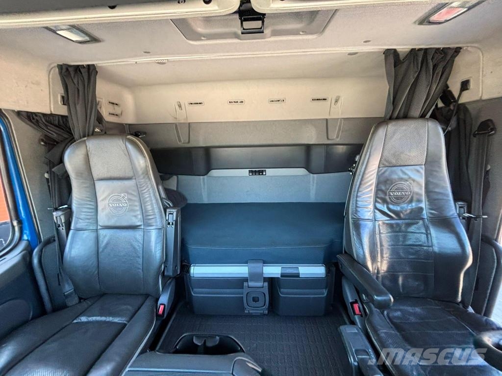 Volvo FH 540 8x4*4 KORP&SON tank 9000 l + 11000 l year 2 Camiones aspiradores/combi