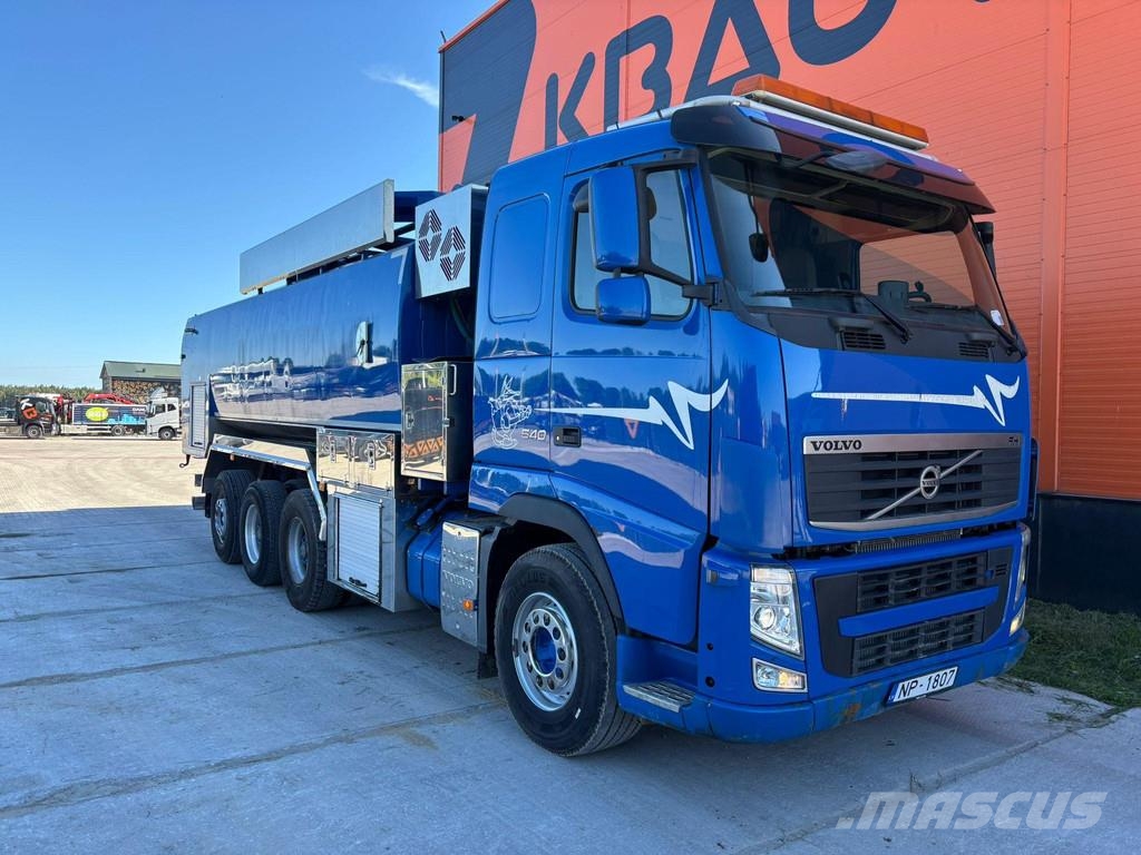 Volvo FH 540 8x4*4 KORP&SON tank 9000 l + 11000 l year 2 Camiones aspiradores/combi