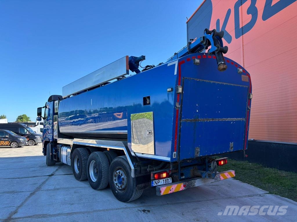 Volvo FH 540 8x4*4 KORP&SON tank 9000 l + 11000 l year 2 Camiones aspiradores/combi