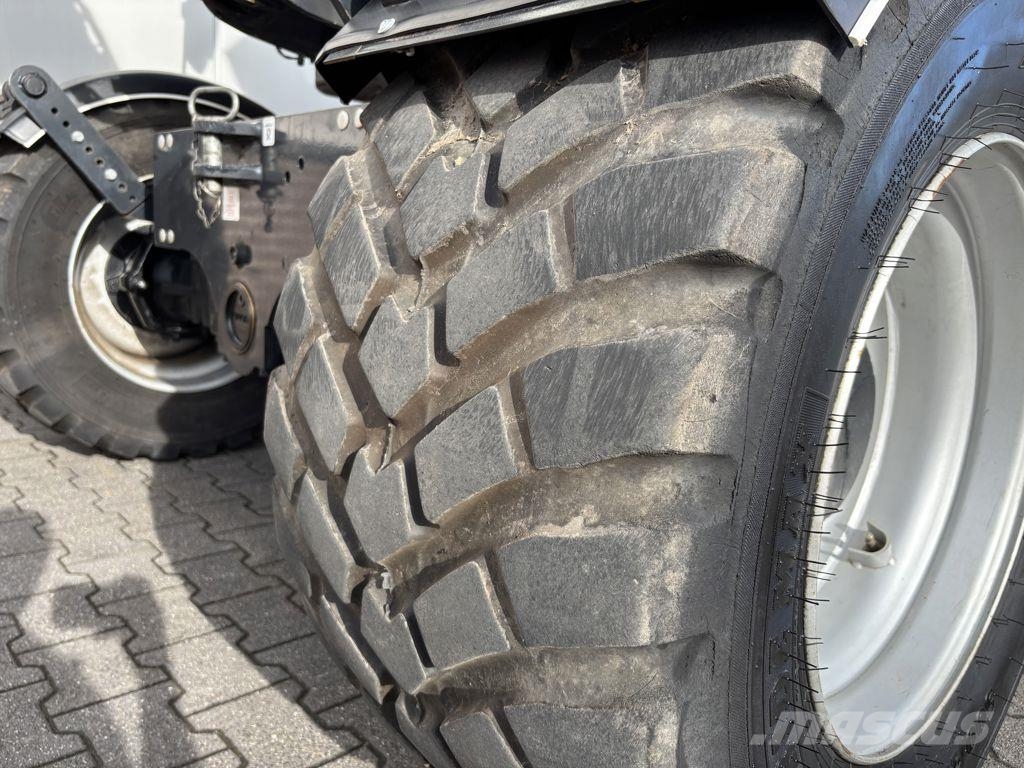 Yanmar B95W Mobilbagger