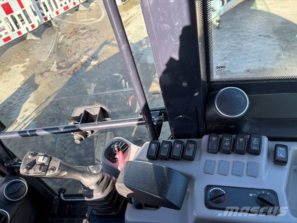 Kubota R 070 轮式装载机