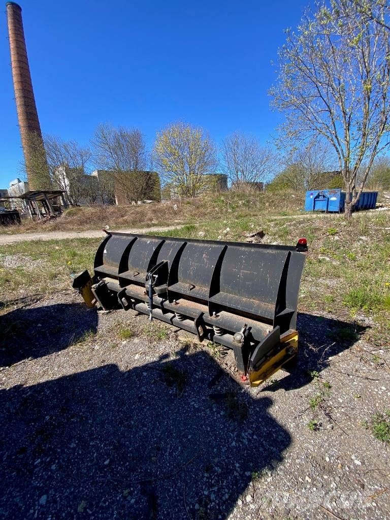 XTZ Т-150 Tractores