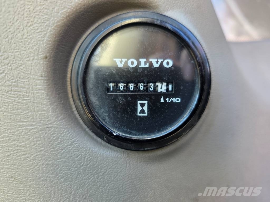 Volvo EW 205 D ホイール式油圧ショベル（パワーショベル・ユンボ・バックホー）