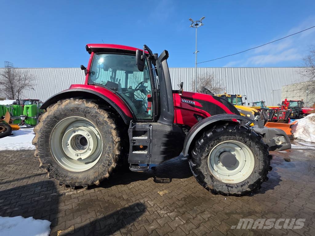 Valtra T 235 Active Tractores