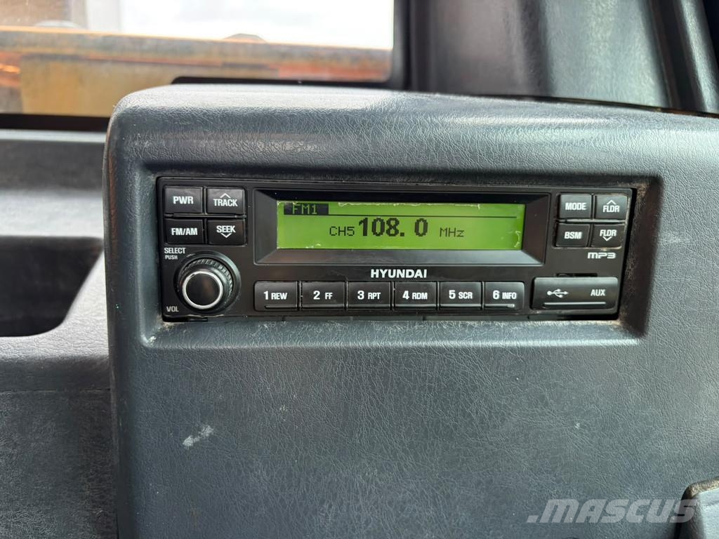 Hyundai R125LCR-9A Roomikekskavaatorid