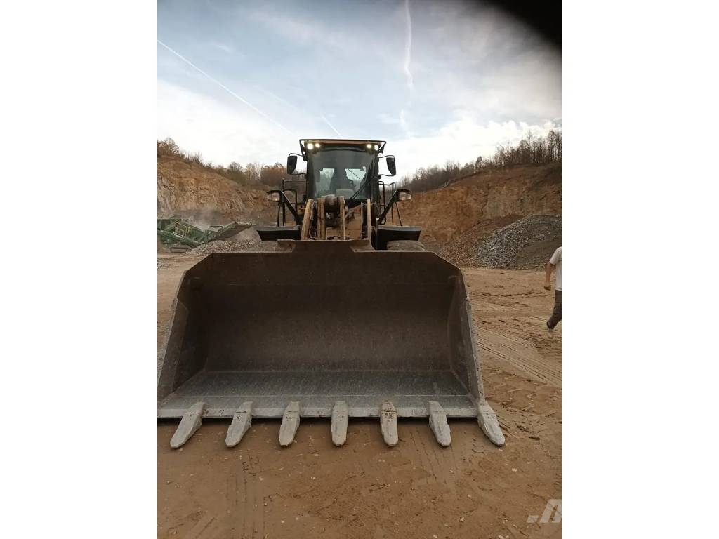 CAT CAT 962 M Колесни товарачи