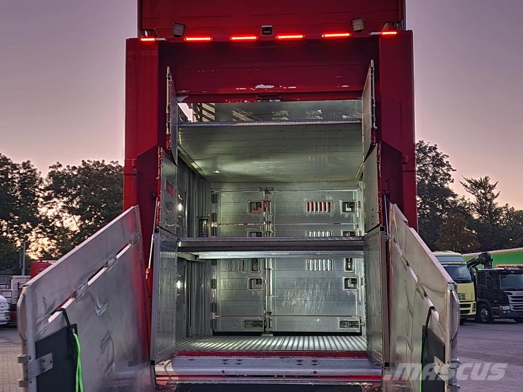 Volvo FH 13.500 XL 6x2 - Pezzaioli livestock 3 deck + Tr Eläinkuljetusautot