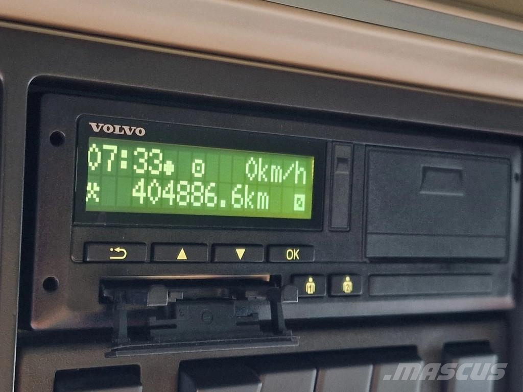Volvo FH 13.500 XL 6x2 - Pezzaioli livestock 3 deck + Tr Eläinkuljetusautot
