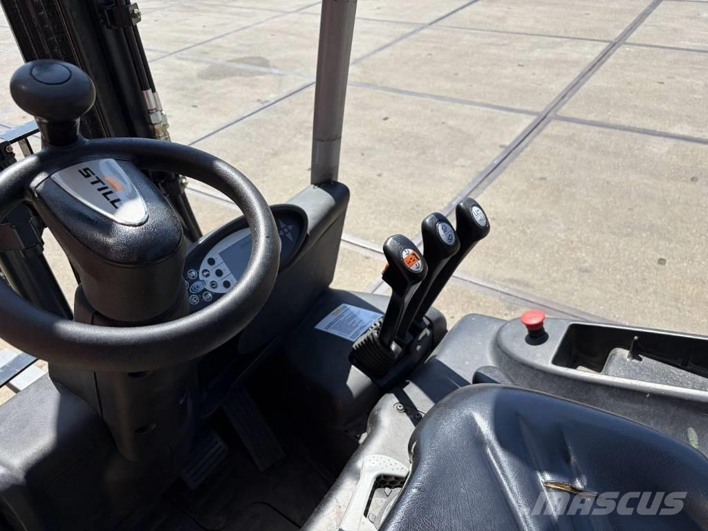 Still RX 50-15 1500kg Triplo / sideshift Chariots élévateurs électriques