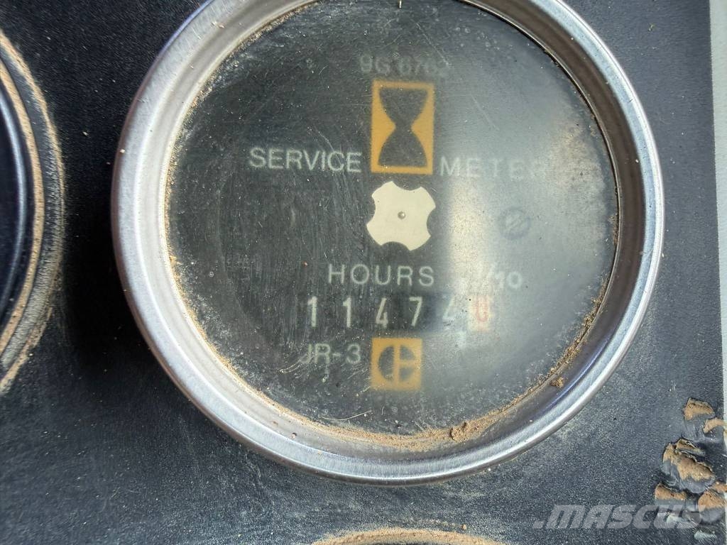 CAT D 5 H //BJ. 1987 / 11474H بلدوزرات مجنزرة