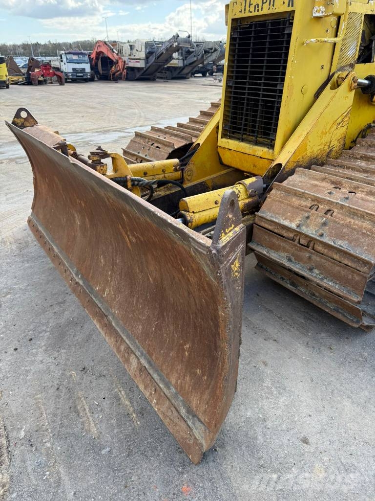 CAT D 5 H //BJ. 1987 / 11474H بلدوزرات مجنزرة