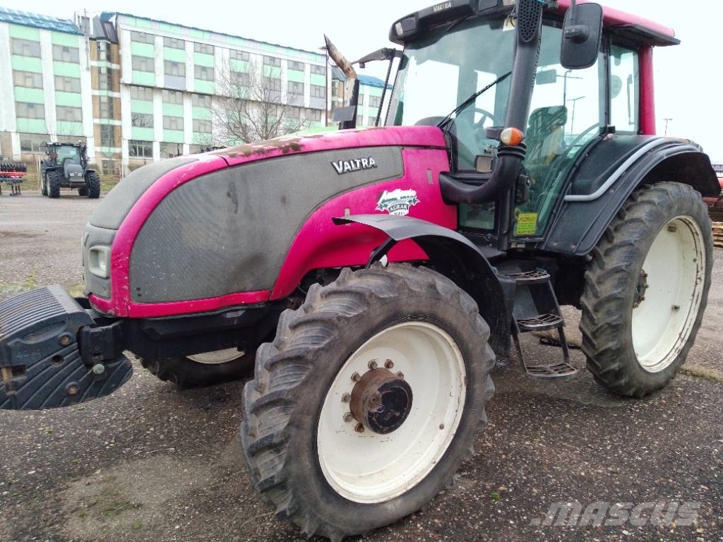 Valtra T 151 E Traktorok