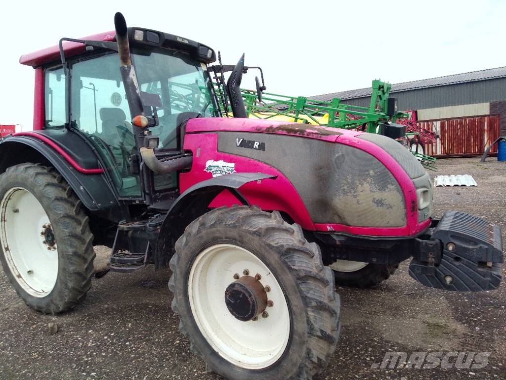 Valtra T 151 E Traktorok