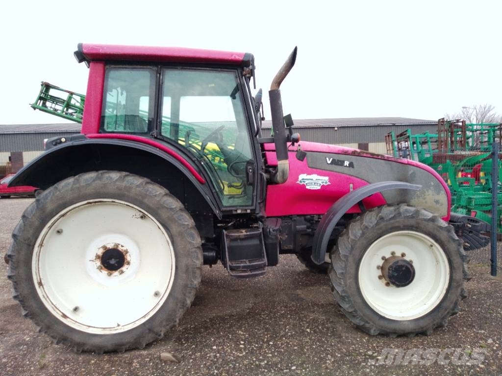 Valtra T 151 E Traktorok
