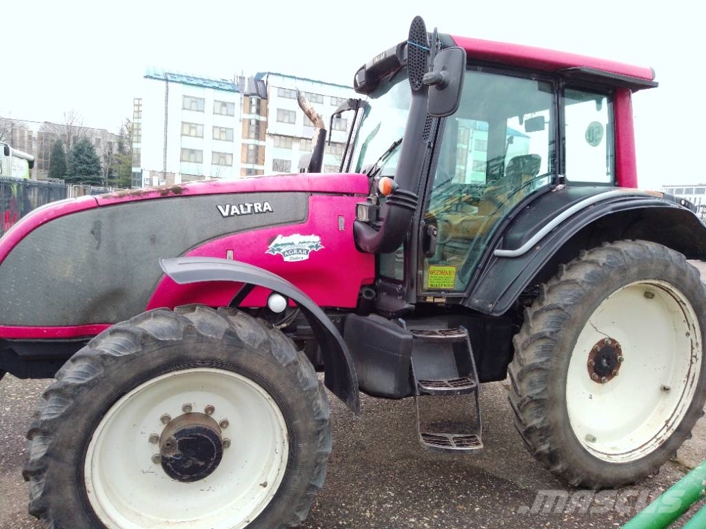 Valtra T 151 E Traktorok