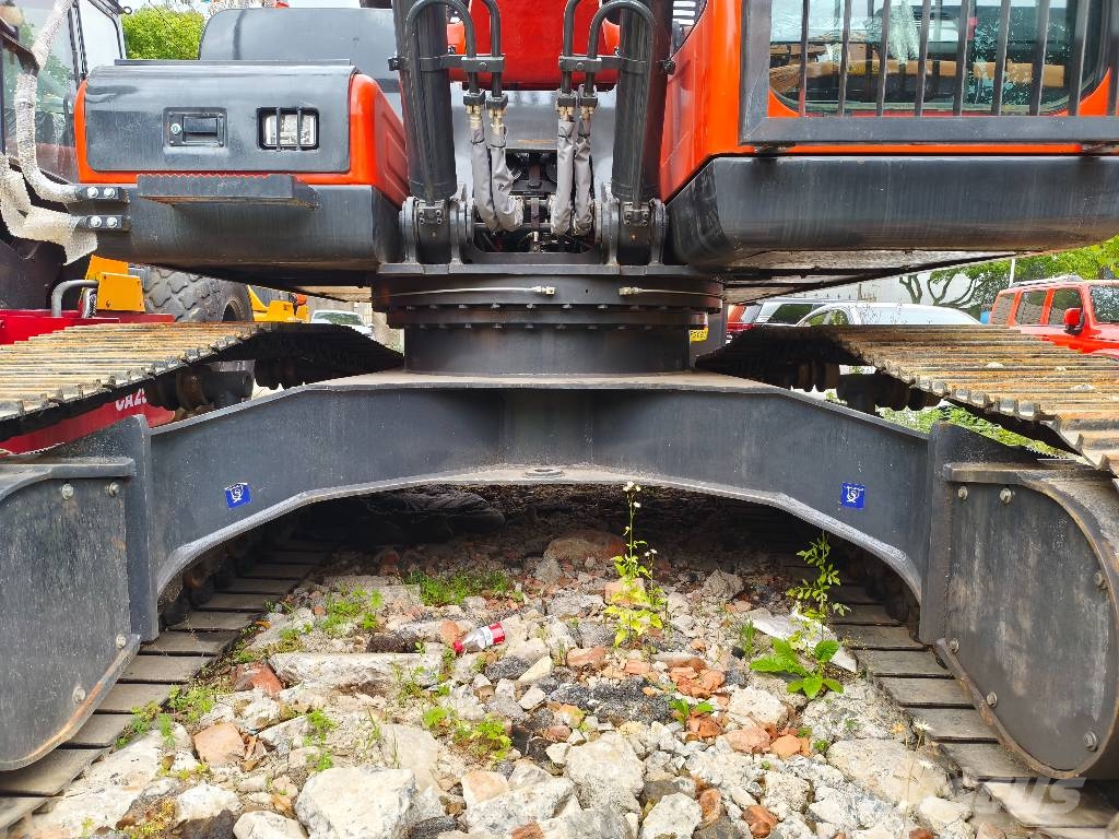 Doosan DX225LC-9C 대형 굴삭기 29톤 이상