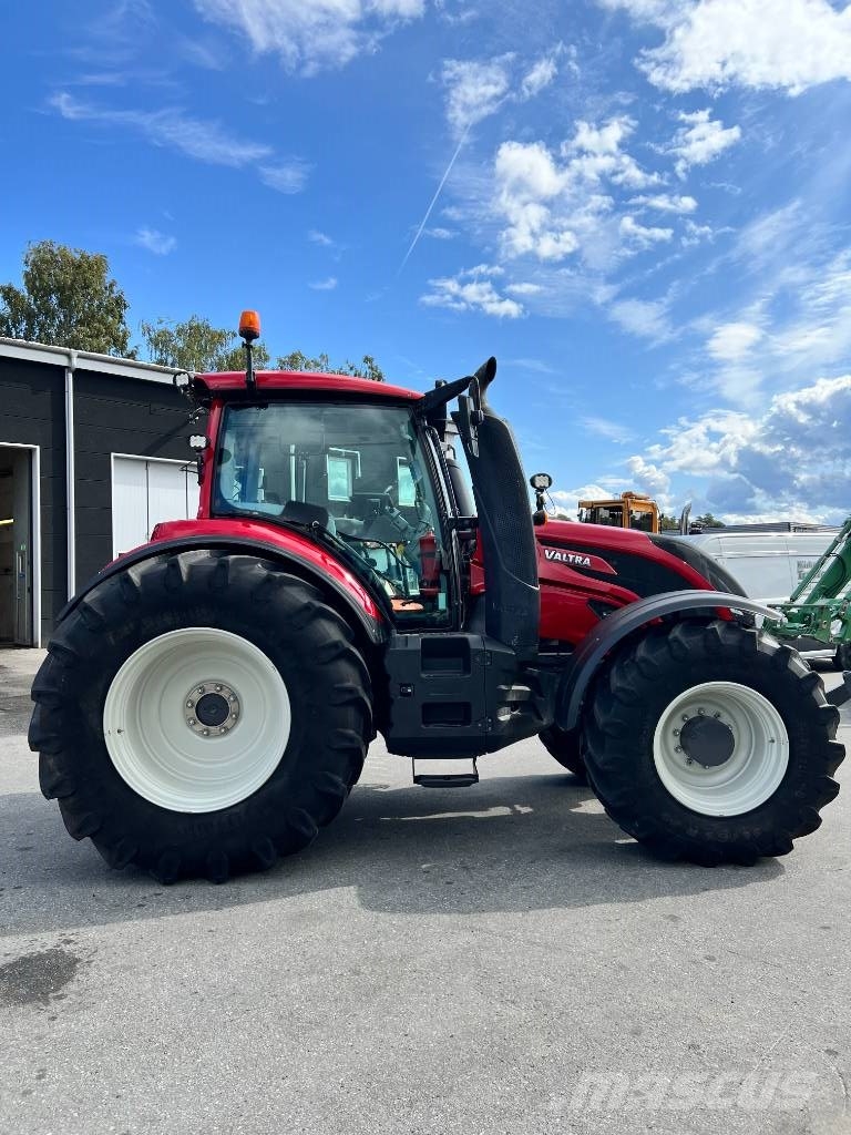 Valtra T 254 Traktorid