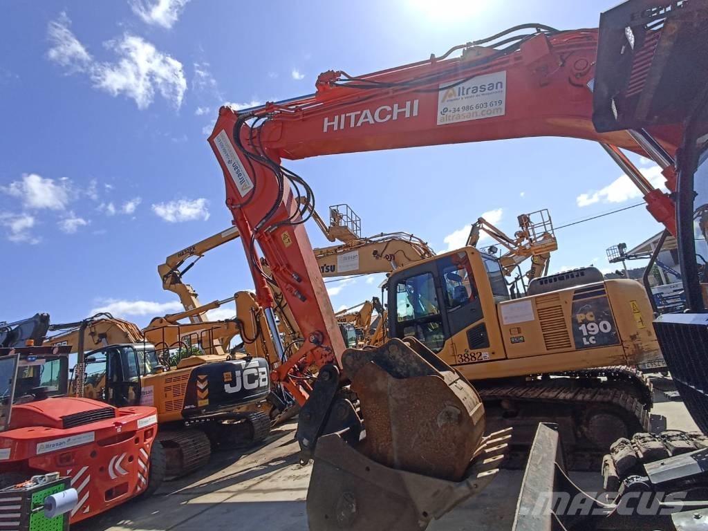 Hitachi ZX 135 US-6 حفارات زحافة