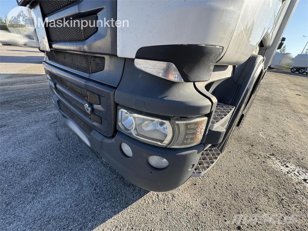 Scania R520LB6X2*4HNB Camion Fourgon