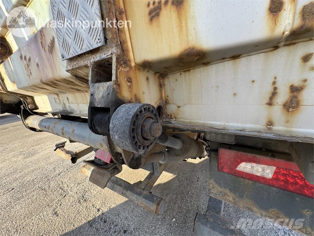 Scania R520LB6X2*4HNB Camion Fourgon