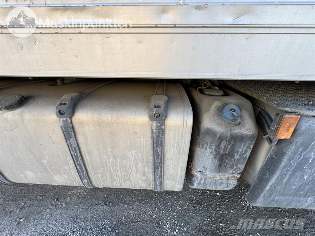 Scania R520LB6X2*4HNB Camion Fourgon