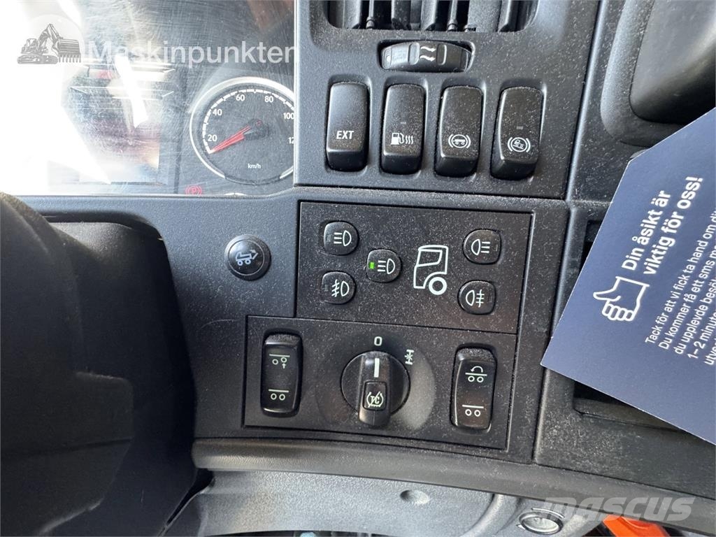 Scania R520LB6X2*4HNB Camion Fourgon