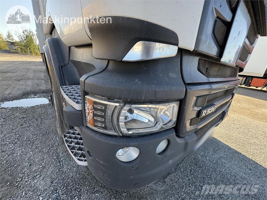 Scania R520LB6X2*4HNB Camion Fourgon