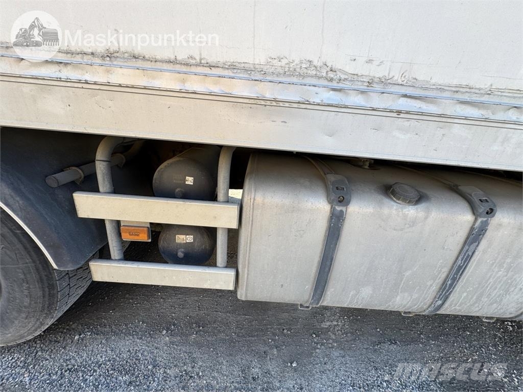 Scania R520LB6X2*4HNB Camion Fourgon
