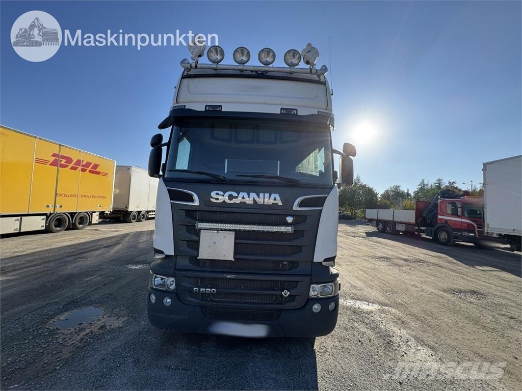 Scania R520LB6X2*4HNB Camion Fourgon