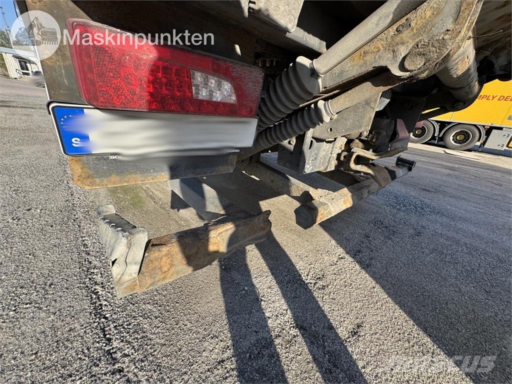 Scania R520LB6X2*4HNB Camion Fourgon