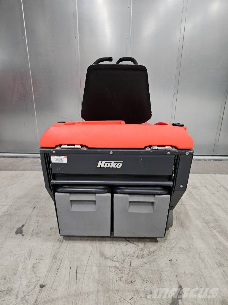 Hako Sweepmaster B800R Stroji za notranje pometanje