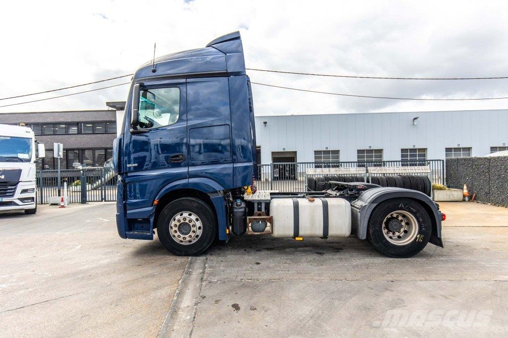 Mercedes-Benz ACTROS 1846 LS +ADR Vetopöytäautot