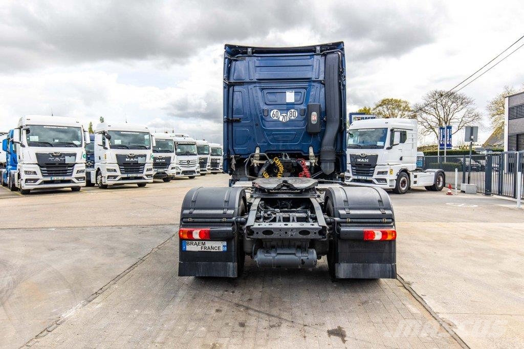 Mercedes-Benz ACTROS 1846 LS +ADR Vlačilci