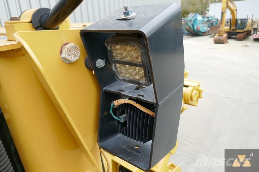 CAT D8T Buldožeri gusjeničari