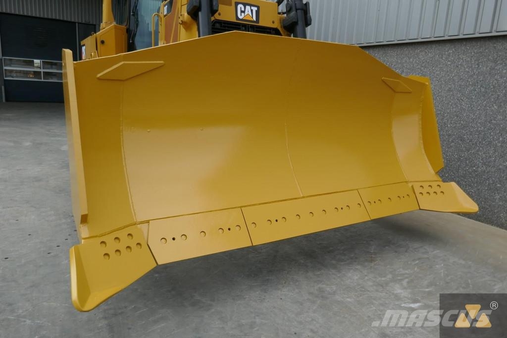 CAT D8T Buldožeri gusjeničari