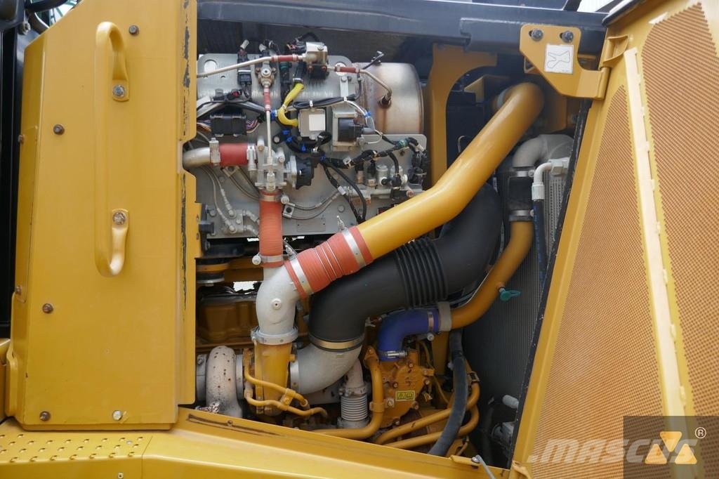 CAT D8T Buldožeri gusjeničari