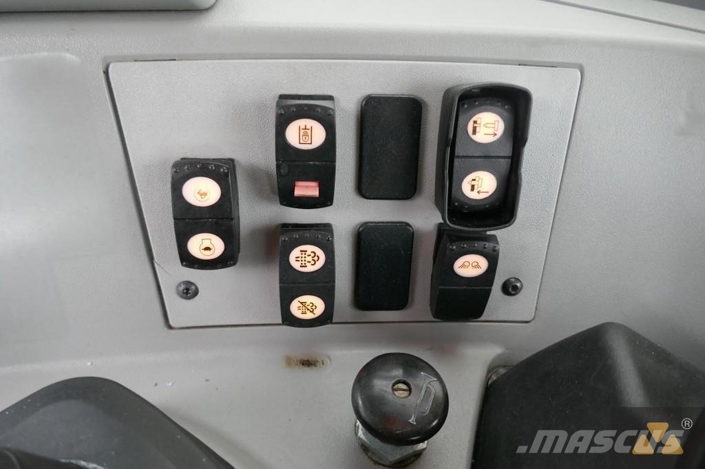 CAT D8T Buldožeri gusjeničari