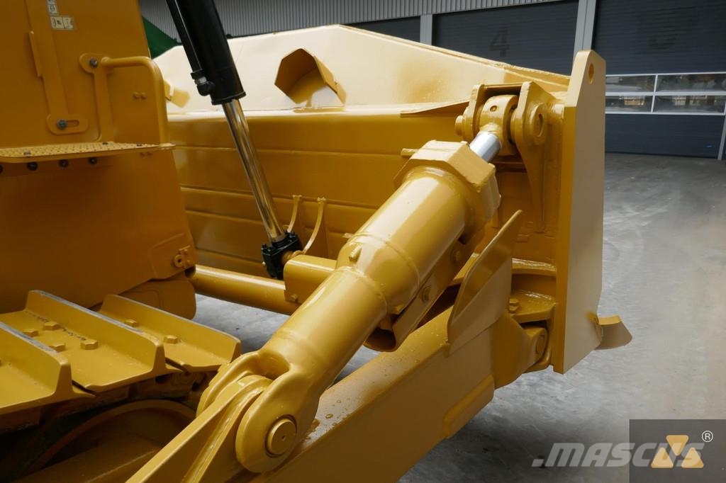 CAT D8T Buldožeri gusjeničari
