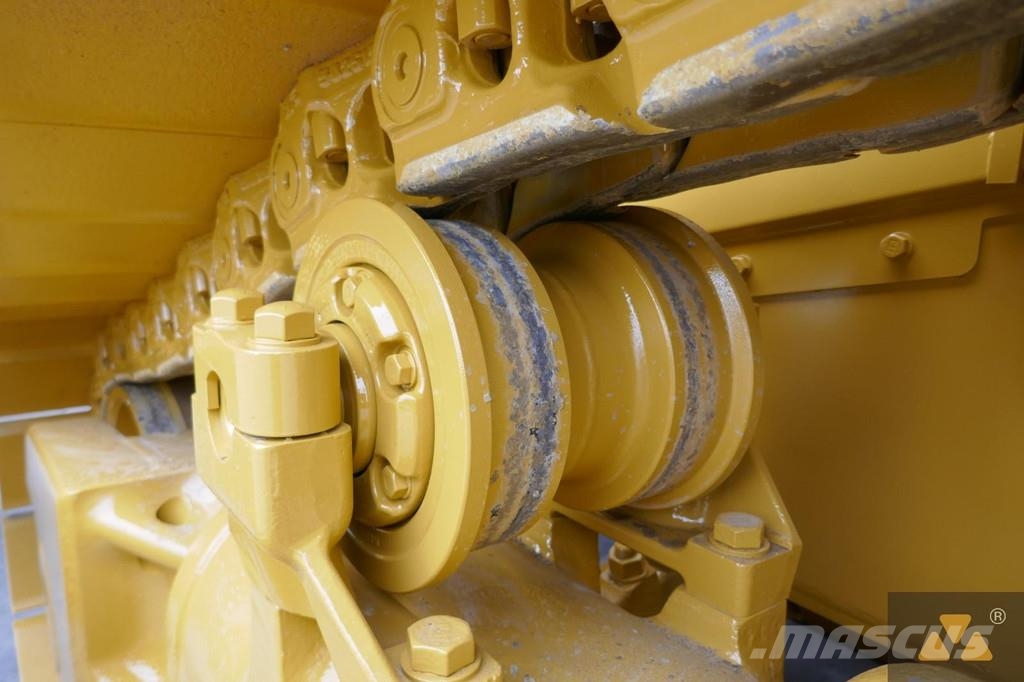 CAT D8T Buldožeri gusjeničari