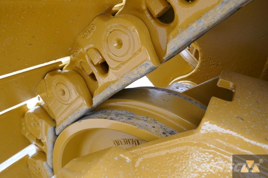 CAT D8T Buldožeri gusjeničari
