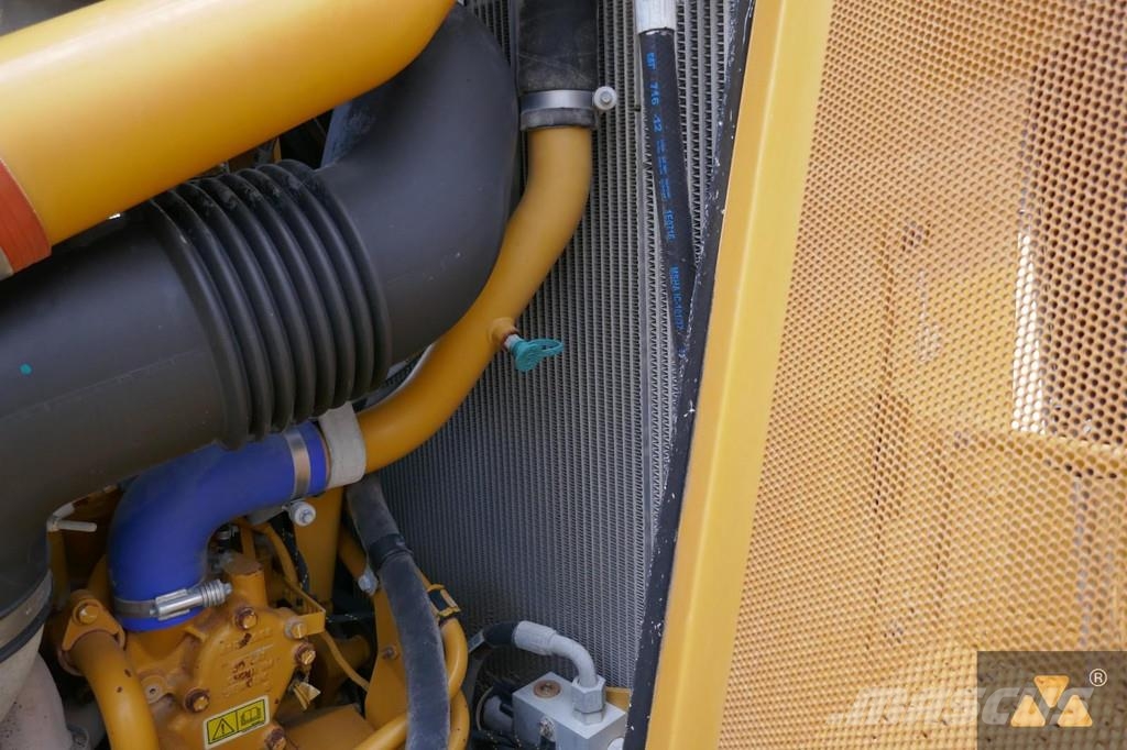 CAT D8T Buldožeri gusjeničari