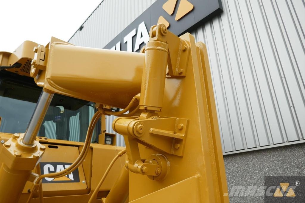 CAT D8T Buldožeri gusjeničari