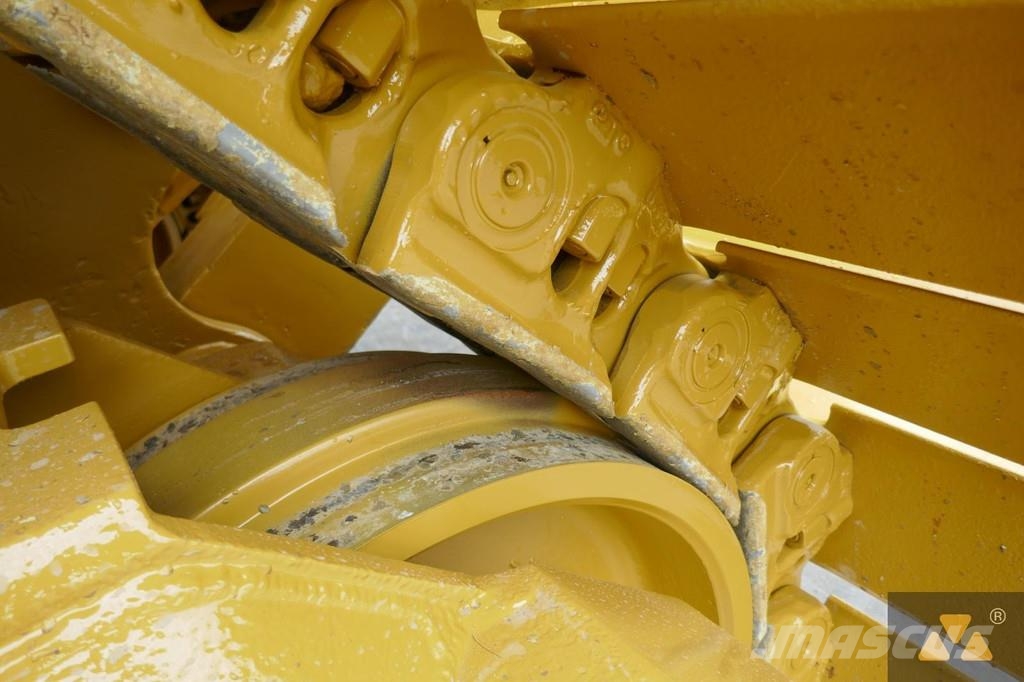 CAT D8T Buldožeri gusjeničari