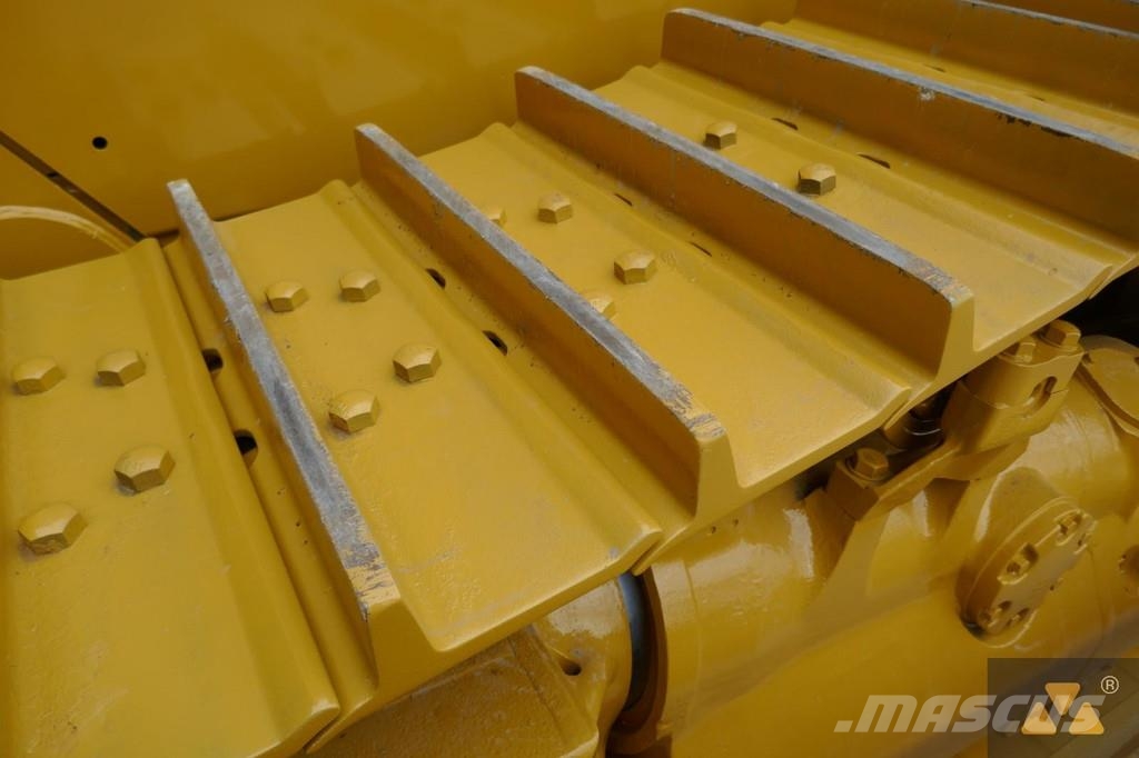 CAT D8T Buldožeri gusjeničari