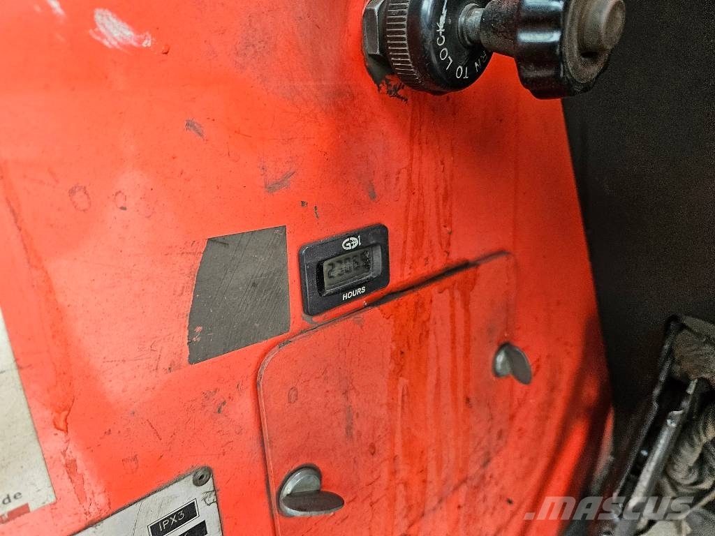 Powerboss Armadillo 9X Sweepers