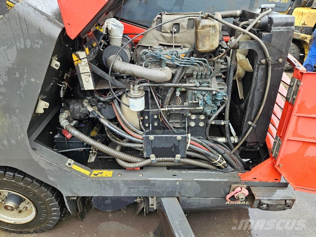 Powerboss Armadillo 9X Sweepers