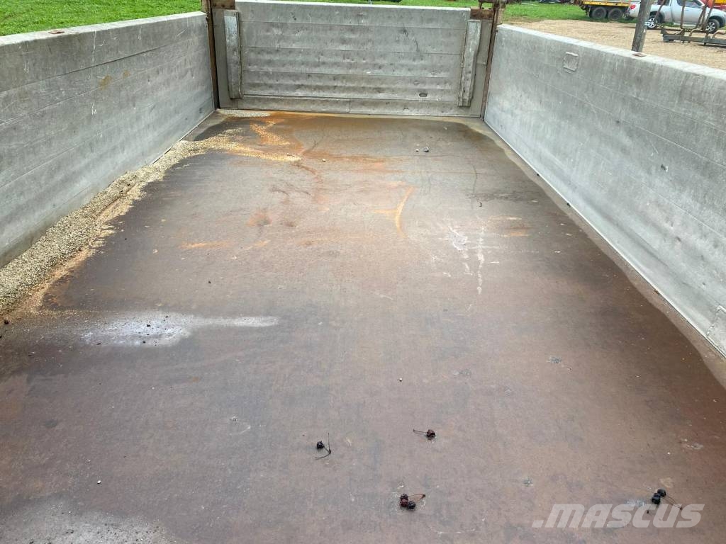 Wackenhut AK 18 Tandem 3 Seiten LKW Kipper Remolques portacubetas