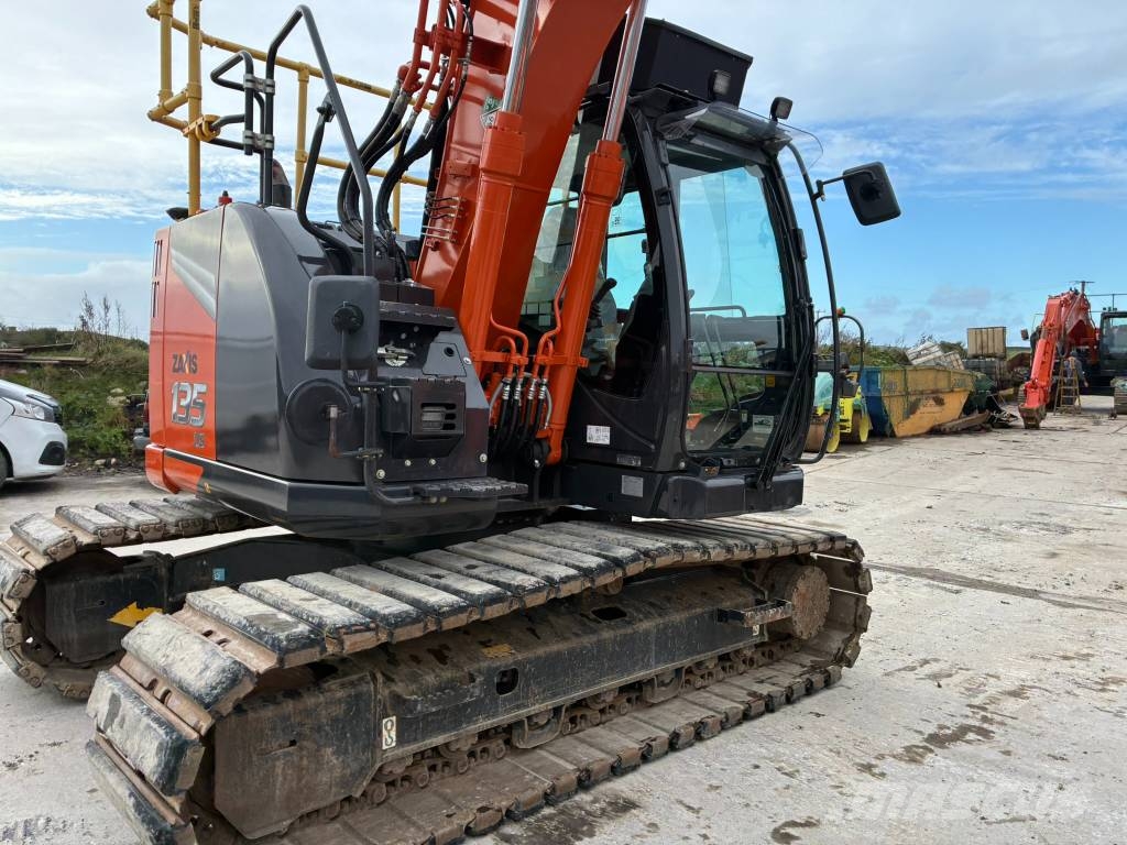 Hitachi ZX 135 US-7 Pásová rýpadla