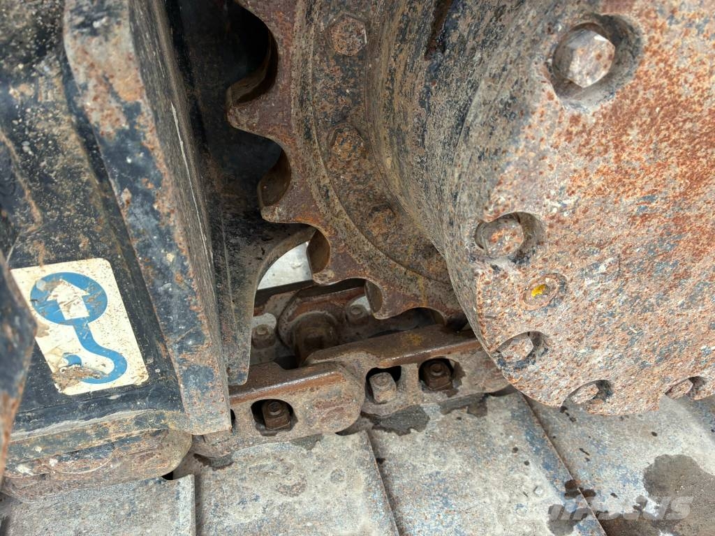 Hitachi ZX 135 US-7 Pásová rýpadla
